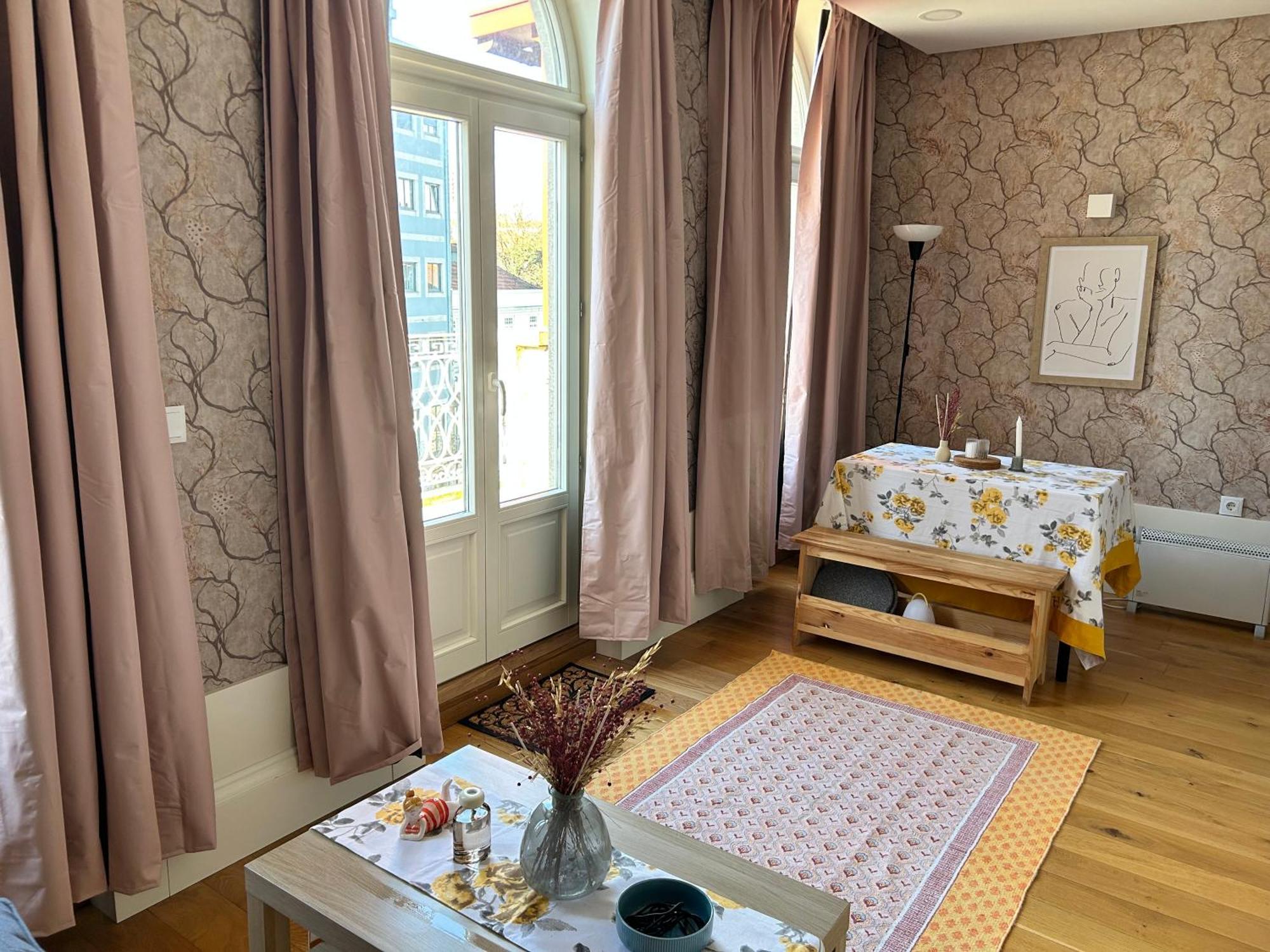Lazarus View Apartment