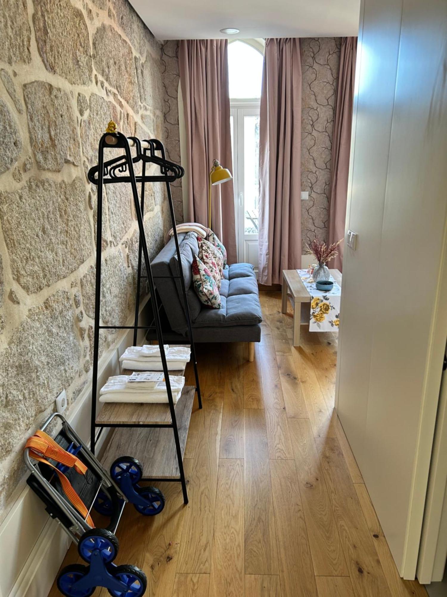 Lazarus View Apartment *