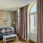 Lazarus View Apartment