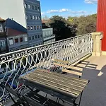 Lazarus View Apartment