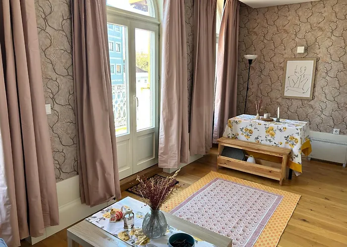 Lazarus View Apartment